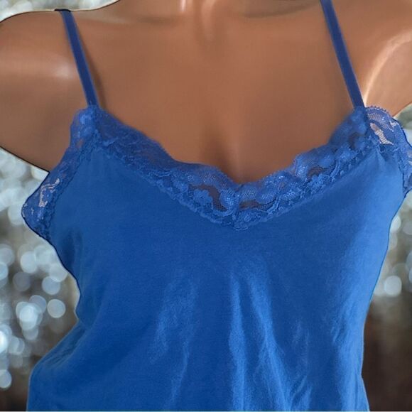 Rehab l 2 XL Lace trimmed Tanks l Royal Blue & Very Red l XXL l VGUC - Picture 3 of 13
